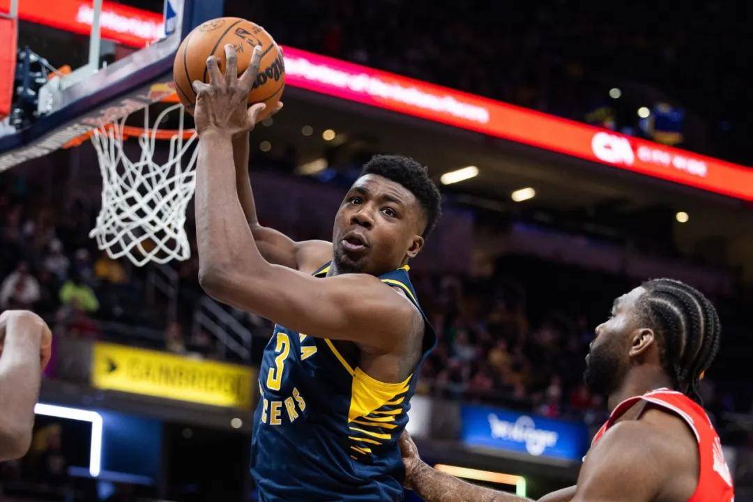 正式签约！27岁离开NBA！他真不该向湖人申请交易