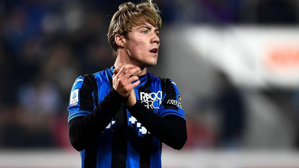 再见，曼联！3000万英镑贱卖新哈兰德！记者：曼联主攻塞斯科