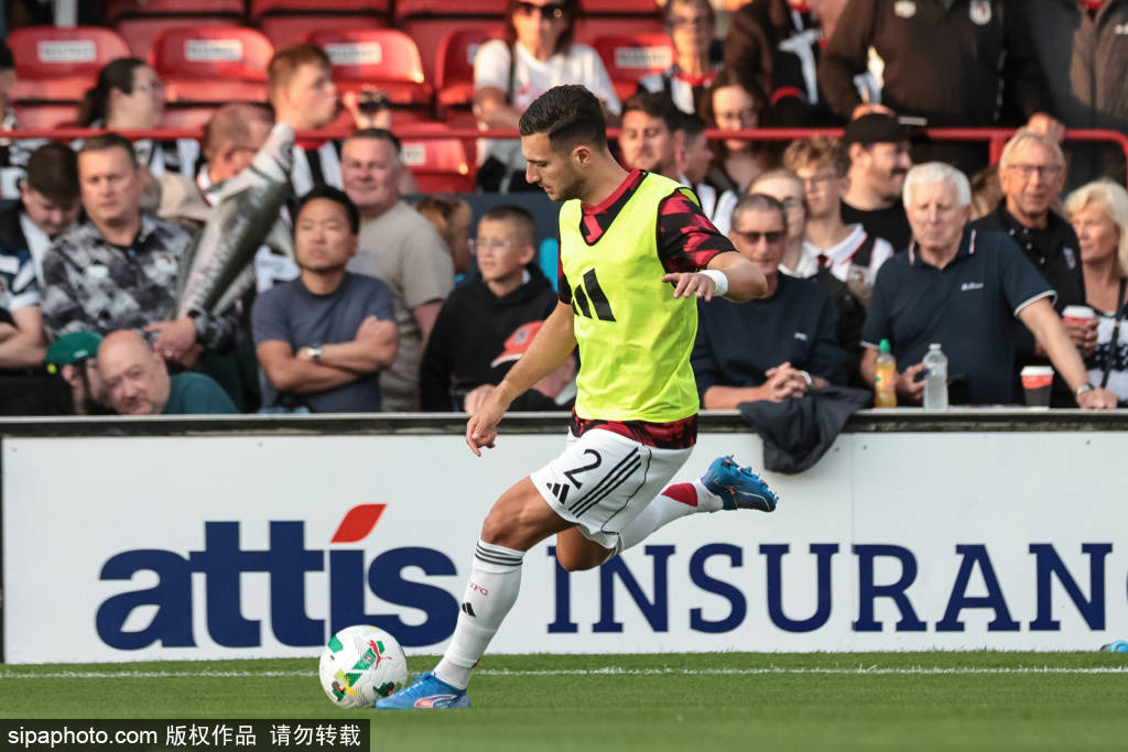 曼联惨遭低级别球队淘汰,拜耳勒沃库森火上浇油