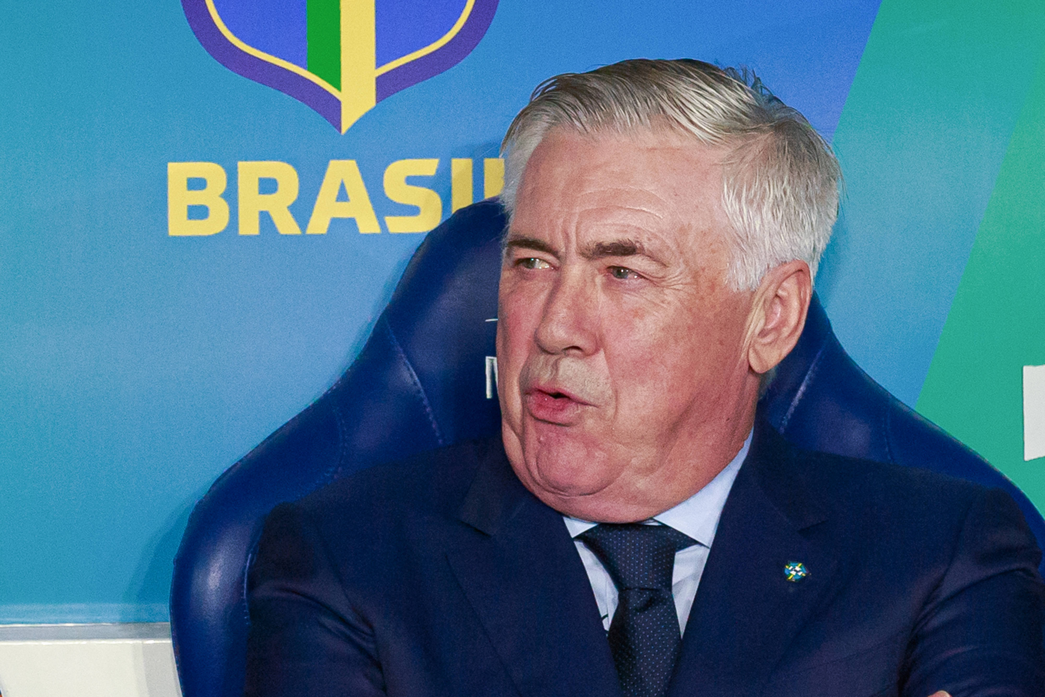 （体育）足球——世预赛：巴西队胜智利队