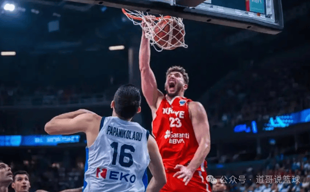 68-94！希腊被按在地上摩擦，土耳其团队篮球晋级决赛！字母12+12，申京15+12！