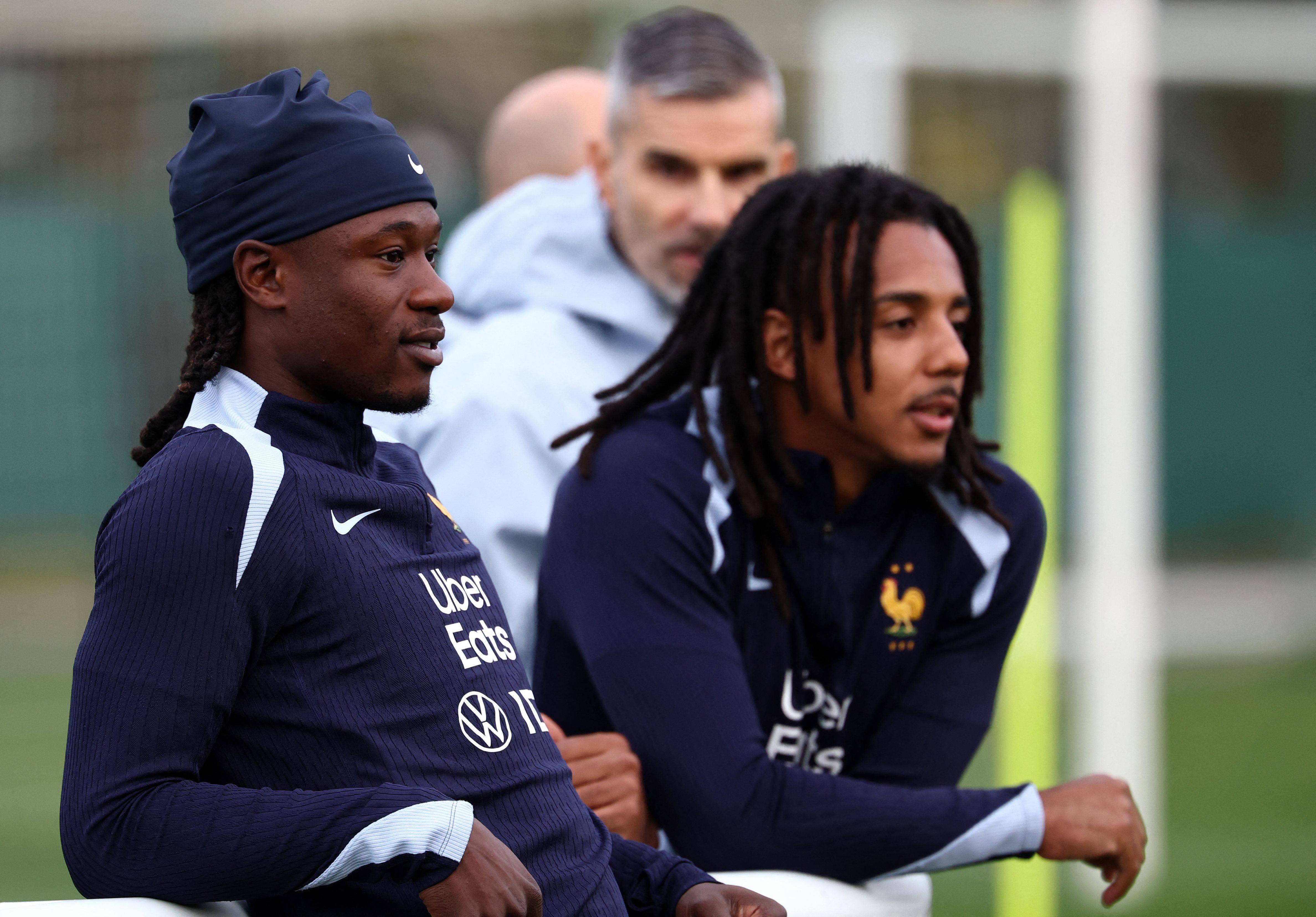 (外代二线)足球——世预赛:法国队备战