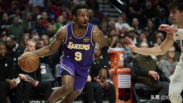 湖人名宿詹姆斯·沃西盛赞布朗尼·詹姆斯“最佳表现”,引发热议