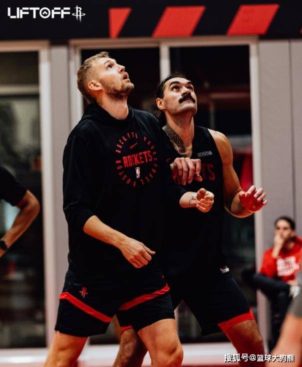 33分对21分！火箭队篮板优势难转化？乌度卡堆积中锋，自乱阵脚