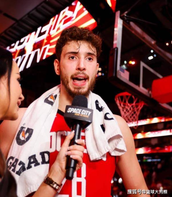 33分对21分！火箭队篮板优势难转化？乌度卡堆积中锋，自乱阵脚