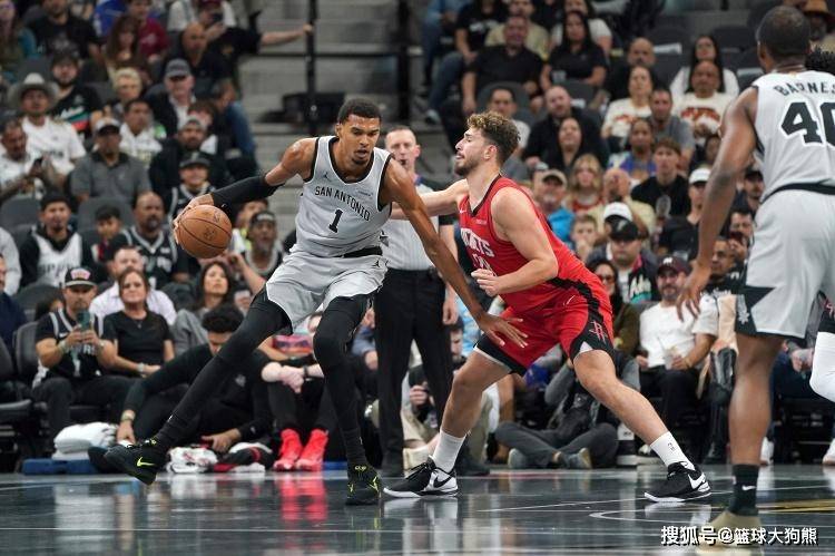 33分对21分！火箭队篮板优势难转化？乌度卡堆积中锋，自乱阵脚